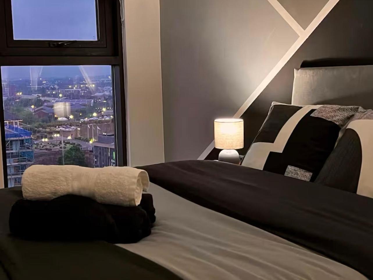 Penthouse Gem, Central, Scenic Views, Stylish, Modern, City Centre 2Br Sheffield Zewnętrze zdjęcie
